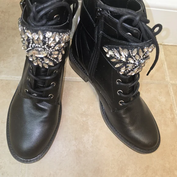Nine West Rhinestone Embellished Ankle Black Boot Size 7 M - Picture 3 of 8